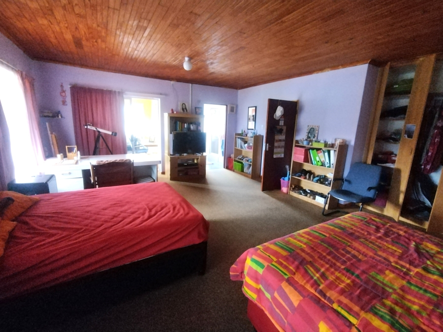 6 Bedroom Property for Sale in Kruisfontein Eastern Cape